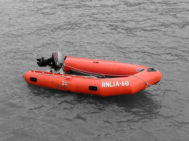 Gunst Product laten we het doen Fun met een rubberboot met motor - sportsenfun.nl